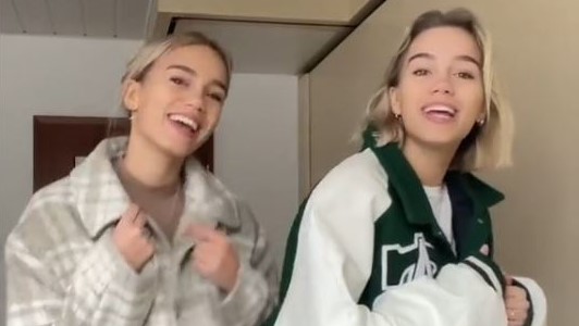 Lisa And Lena Tiktok Qui Sont Ces Jumelles Breakflip Aw Vous Avez Une Question On A La